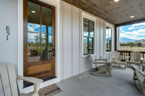 Whitewater Villa - 5BR Luxury Retreat with Hot Tub